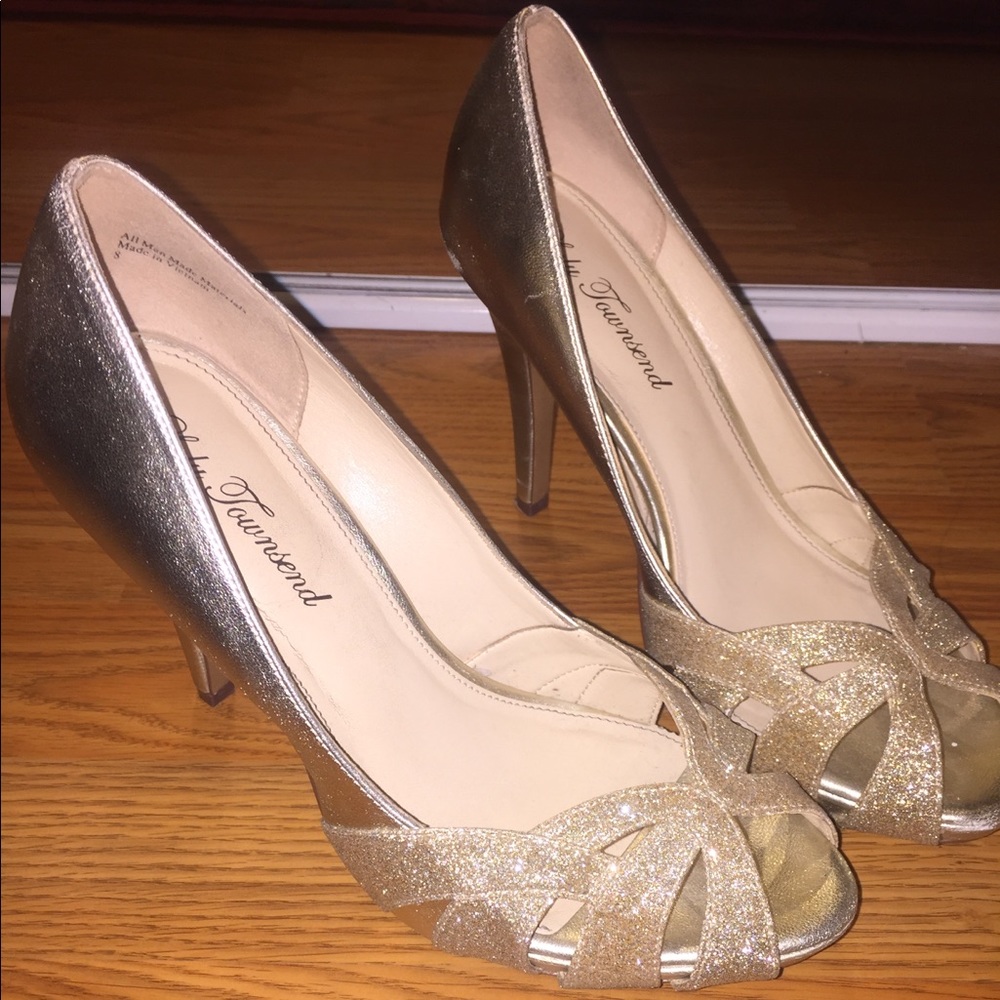 Gold sparkle high heels